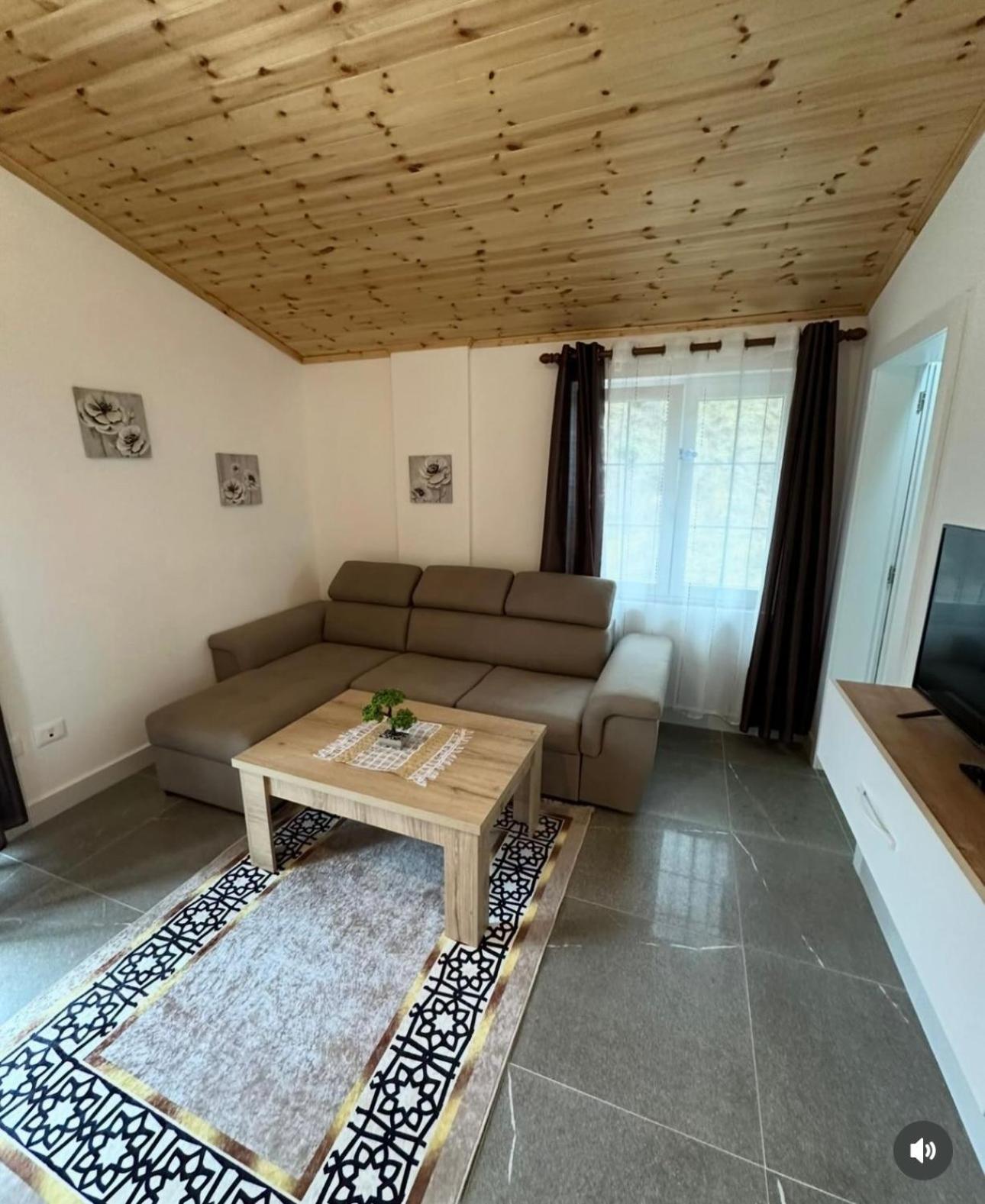 Qyteza Guest House & Camping Шкодер Экстерьер фото